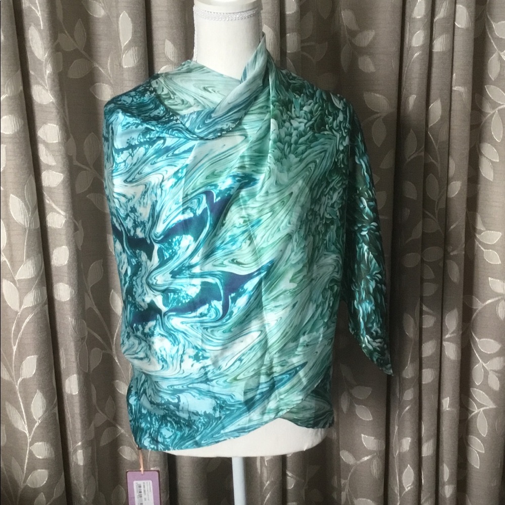 NWT; Scarf - Picture 5 of 8